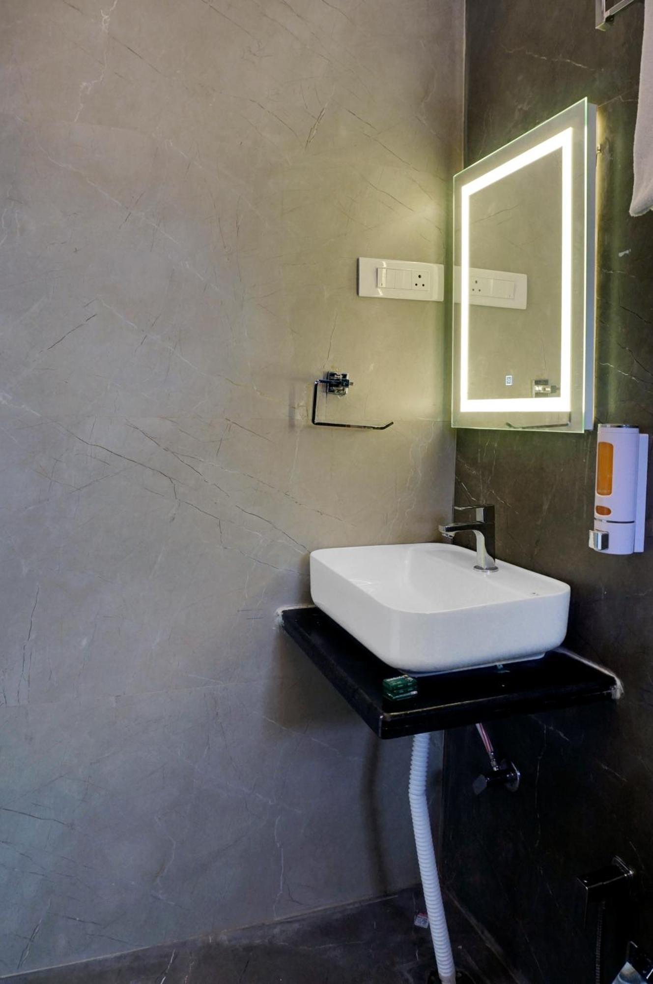 Hotel Sayba Executive Pune Exterior photo